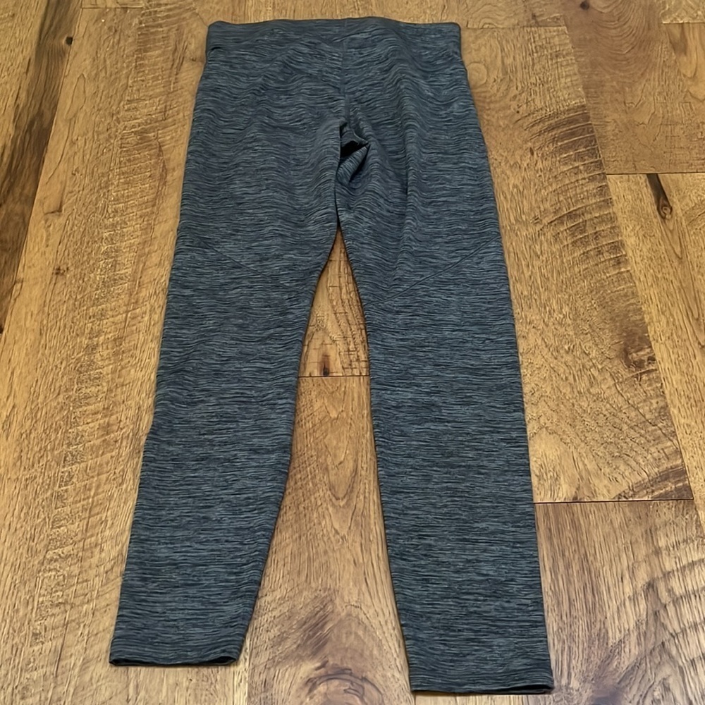 Under Armour Woman’s Grey Compression Leggings Size L - Picture 3 of 7